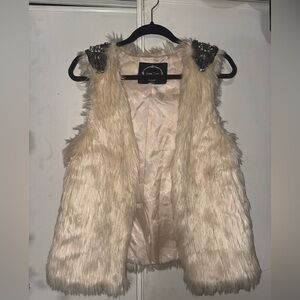 Love tree Faux Fur Vest size medium
